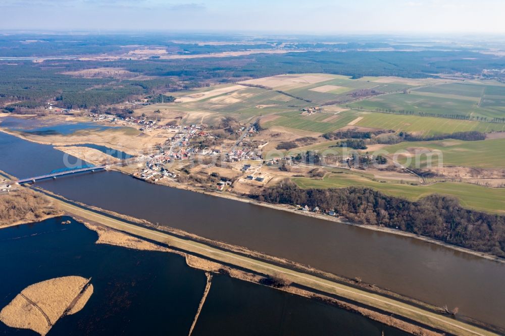 Aerial photograph Krajnik Dolny - Riparian areas and flooded flood meadows due to a river bed leading to flood levels of Oder in Krajnik Dolny Niederkraenig in the Zachodniopomorskie, Poland