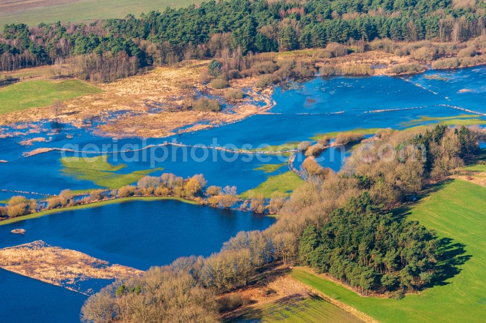 Aerial image Bremervörde - Riparian areas and flooded flood meadows due to a river bed leading to flood levels of Oste in Bremervoerde in the state Lower Saxony, Germany