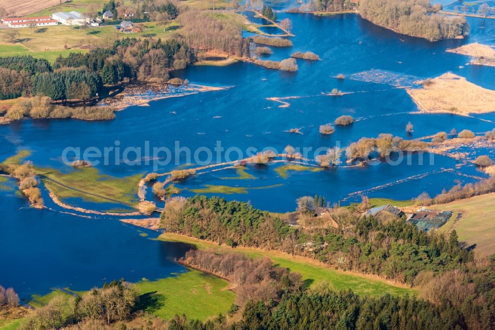 Bremervörde from the bird's eye view: Riparian areas and flooded flood meadows due to a river bed leading to flood levels of Oste in Bremervoerde in the state Lower Saxony, Germany