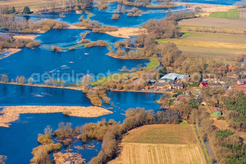 Aerial photograph Bremervörde - Riparian areas and flooded flood meadows due to a river bed leading to flood levels of Oste in Bremervoerde in the state Lower Saxony, Germany