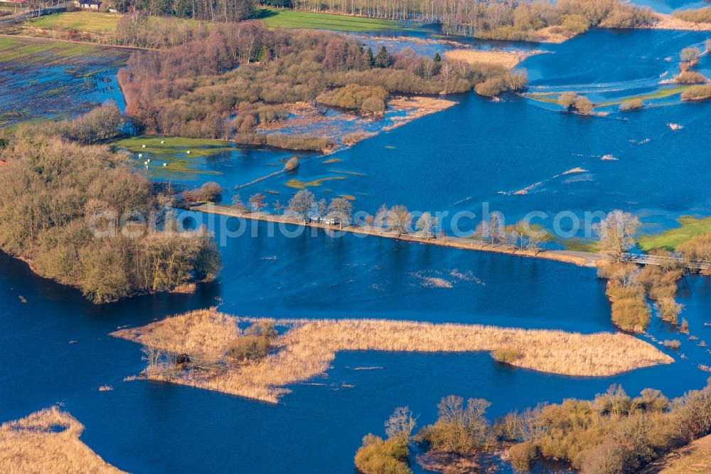 Aerial image Bremervörde - Riparian areas and flooded flood meadows due to a river bed leading to flood levels of Oste in Bremervoerde in the state Lower Saxony, Germany