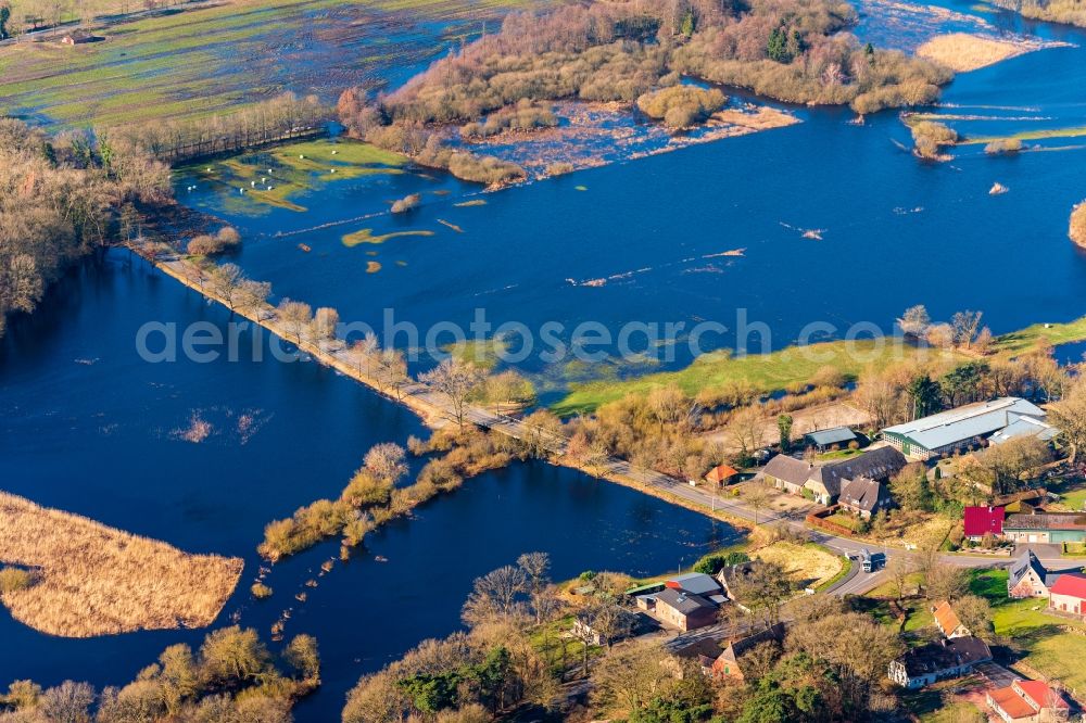 Aerial photograph Bremervörde - Riparian areas and flooded flood meadows due to a river bed leading to flood levels of Oste in Bremervoerde in the state Lower Saxony, Germany