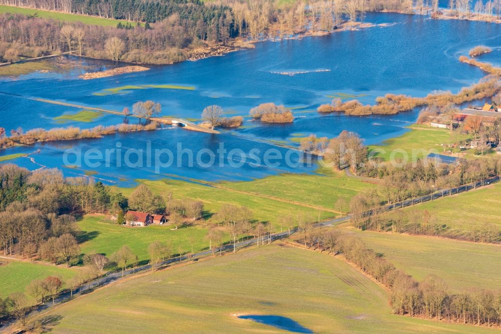 Bremervörde from the bird's eye view: Riparian areas and flooded flood meadows due to a river bed leading to flood levels of Oste in Bremervoerde in the state Lower Saxony, Germany