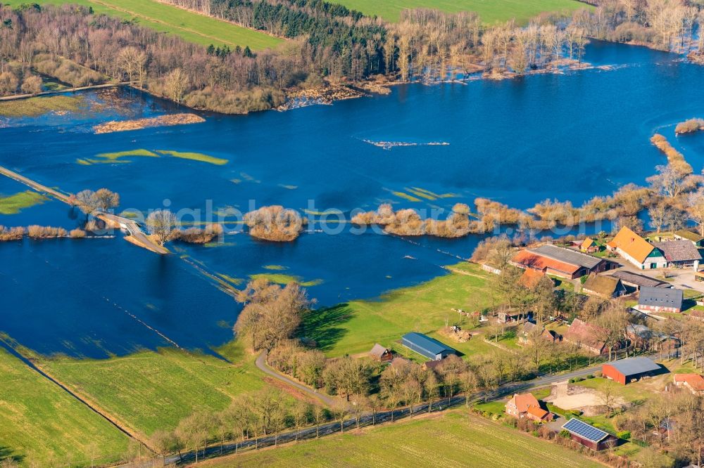 Aerial image Bremervörde - Riparian areas and flooded flood meadows due to a river bed leading to flood levels of Oste in Bremervoerde in the state Lower Saxony, Germany