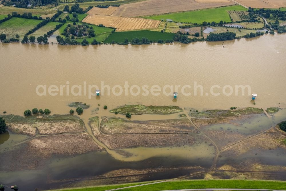 Duisburg from above - Riparian areas and flooded flood meadows due to a river bed leading to flood levels of Rhein on Alsumer Rheinaue in the district Marxloh in Duisburg at Ruhrgebiet in the state North Rhine-Westphalia, Germany