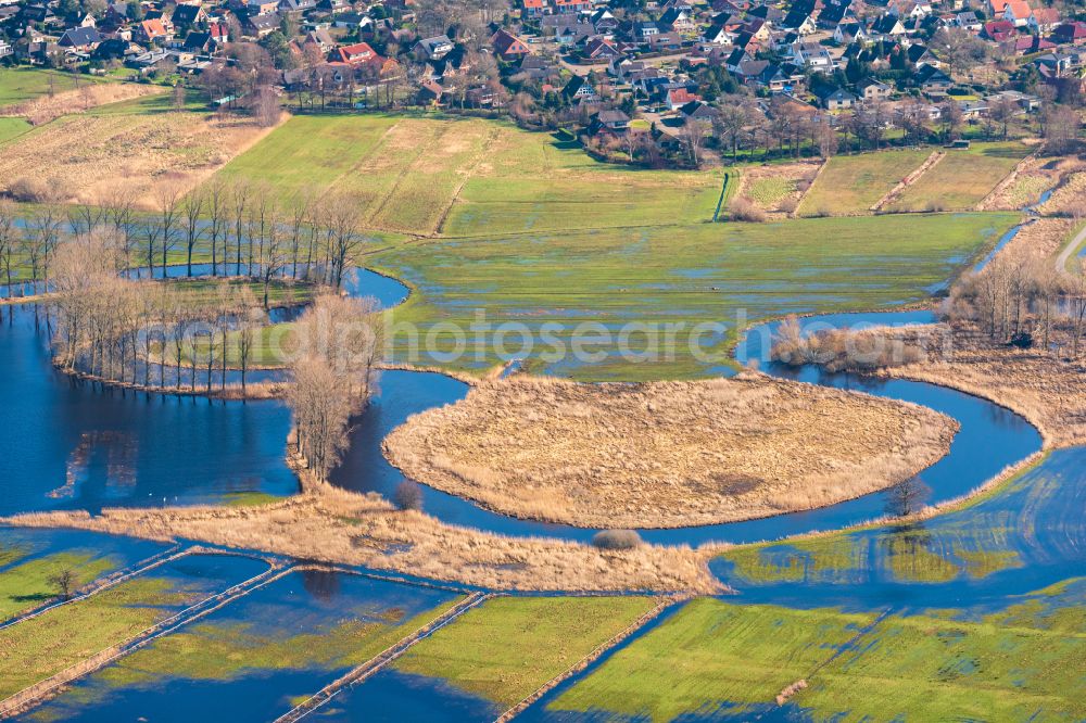 Aerial photograph Stade - Riparian areas and flooded flood meadows due to a river bed leading to flood levels of Schwinge in Stade in the state Lower Saxony, Germany