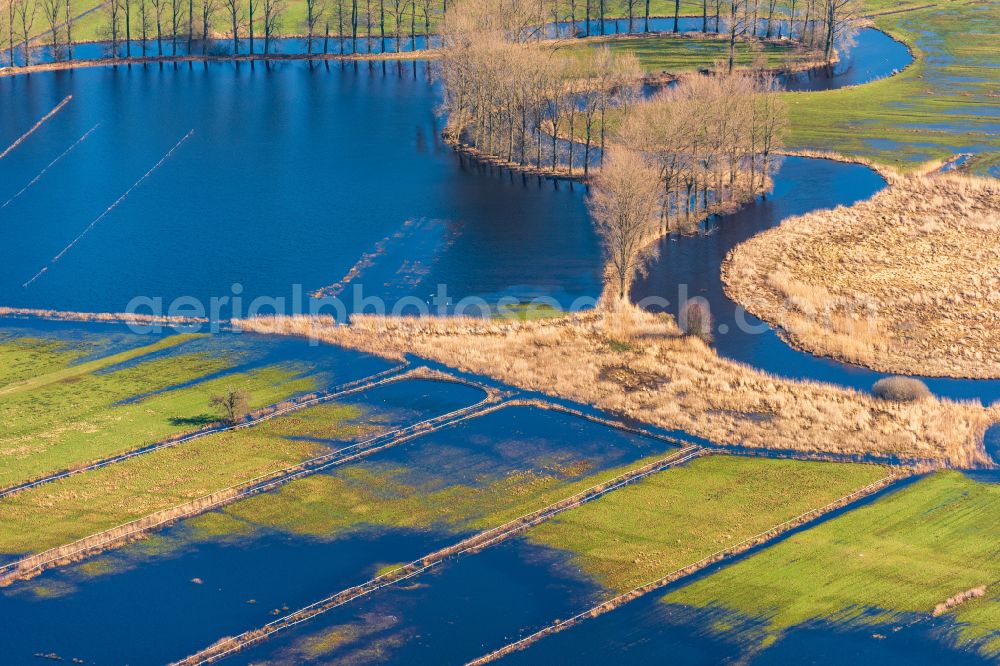 Aerial image Stade - Riparian areas and flooded flood meadows due to a river bed leading to flood levels of Schwinge in Stade in the state Lower Saxony, Germany