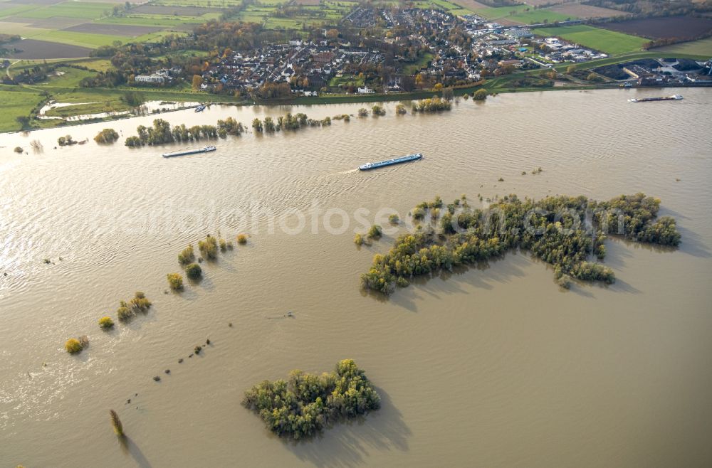 Duisburg from above - Flooded meadows in the course of the Rhine in the district of Alt-Walsum in Duisburg in the Ruhr area in the state of North Rhine-Westphalia, Germany