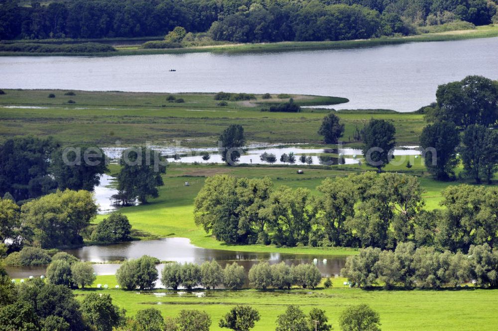 Teterow from the bird's eye view: Überflutungen am Teterower See in Mecklenburg-Vorpommern. Flood at the lake Teterower See in the state Mecklenburg-Western Pomerania.