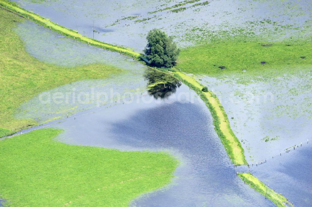 Aerial image Poggelow - Überflutung von Feldern und Wiesen in Mecklenburg-Vorpommern. Flooding of meadows and fields in Mecklenburg-Western Pomerania.