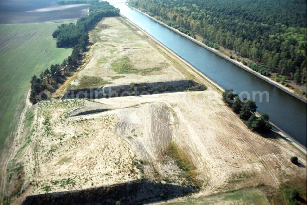 Aerial photograph Detershagen - Blick auf die Überflutungsflächen am Elbe-Havel-Kanal zwischen Niegripp und Detershagen.