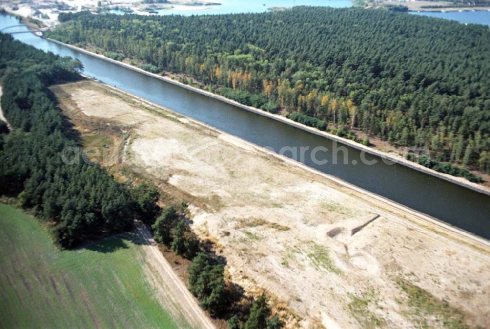 Detershagen from the bird's eye view: Blick auf die Überflutungsflächen am Elbe-Havel-Kanal zwischen Niegripp und Detershagen.