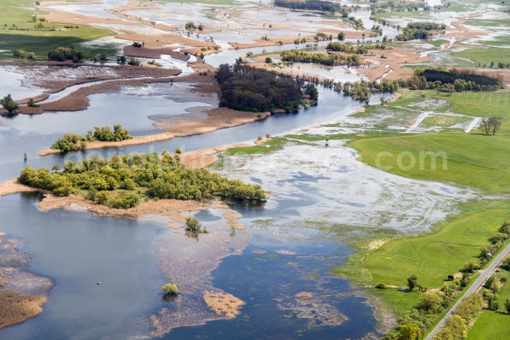 Aerial image Hansestadt Havelberg - Curved loop of the riparian zones on the course of the river Havel in Hansestadt Havelberg in the state Saxony-Anhalt