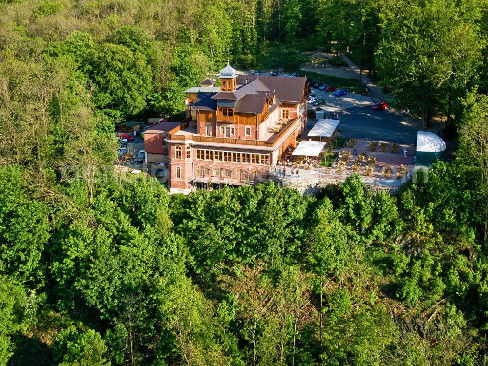 Aerial photograph Löbau - Hotel / Restaurant / Berg-Gasthof Honigbrunnen in Löbau auf dem s.g. Balkon der Oberlausitz in Sachsen. Hotel / Restaurant / Mountain Inn Honigbrunnen Löbau in so-called Balcony of Upper Lusatia in Saxony.