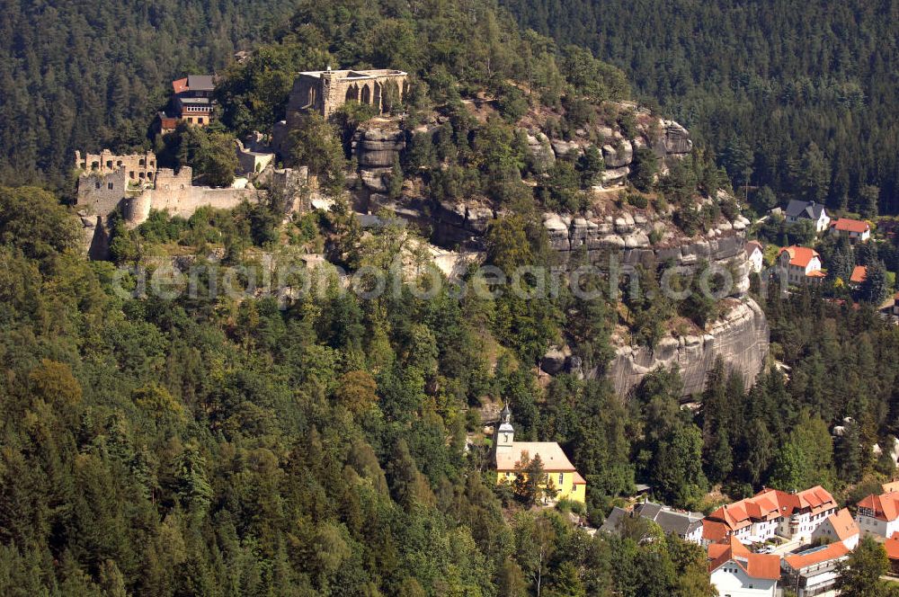 Aerial photograph Oybin - Der Oybin ist ein Berg des Zittauer Gebirges (514 m) oberhalb des gleichnamigen Ortes mit den Ruinen der Burg Oybin, die Kaiser Karl IV. zu seinem Alterssitz ausbauen ließ, und eines Klosters der Cölestiner, das 1369 gegründet worden ist. Kontakt Burg und Kloster Oybin: Tel. +49(0)35844 73313, Email: info@burgundkloster-oybin.de