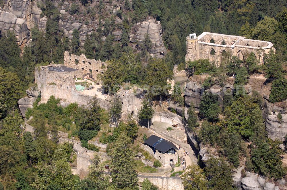 Aerial image Oybin - Der Oybin ist ein Berg des Zittauer Gebirges (514 m) oberhalb des gleichnamigen Ortes mit den Ruinen der Burg Oybin, die Kaiser Karl IV. zu seinem Alterssitz ausbauen ließ, und eines Klosters der Cölestiner, das 1369 gegründet worden ist. Kontakt Burg und Kloster Oybin: Tel. +49(0)35844 73313, Email: info@burgundkloster-oybin.de