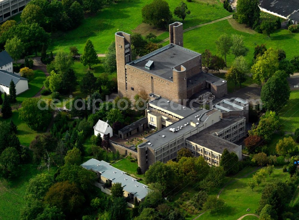 Aerial photograph Vallendar - Schoenstatt Mountain in Vallendar in the state Rhineland-Palatinate. Several educational facilities and the church building of the Schoenstatt Movement are located on a hill in the North of Vallendar. The architectural important brown compound is surrounded by forest and woods