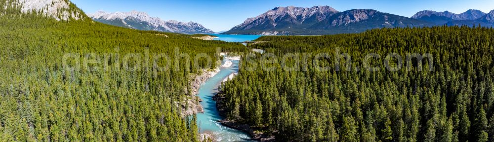 Aerial photograph Cline River - Valley landscape surrounded by mountains on river course Cline River with Abraham Lake on street David Thompson Highway in Cline River in Alberta, Canada