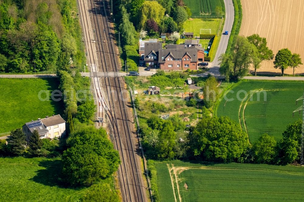 Aerial image Hamm - Crossing of rail and track systems at Weissenstreet in Hamm in the state North Rhine-Westphalia