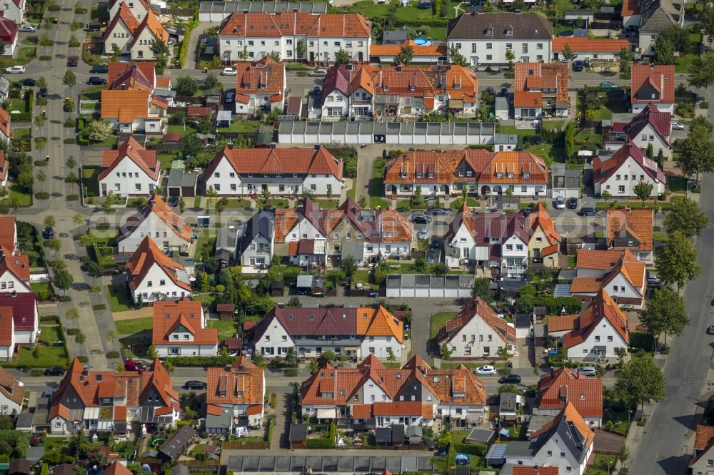 Aerial photograph Kamp-Lintfort - Mine settlement along the road Franz Georg road in Kamp-Lintfort North Rhine-Westphalia