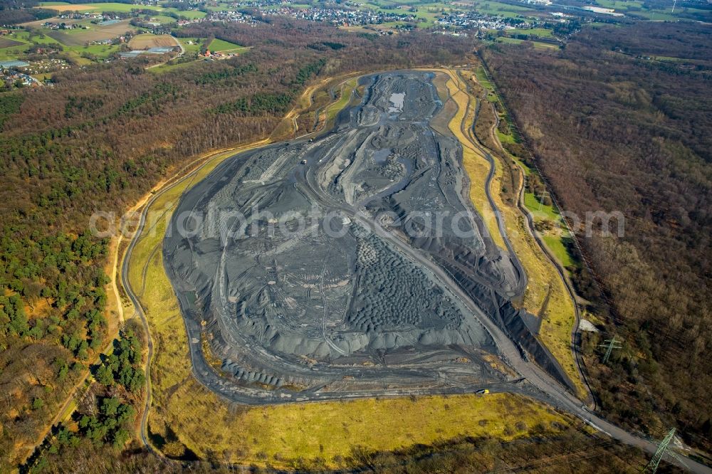 Aerial photograph Bottrop - Layers of a mining waste dump in Bottrop in the state North Rhine-Westphalia