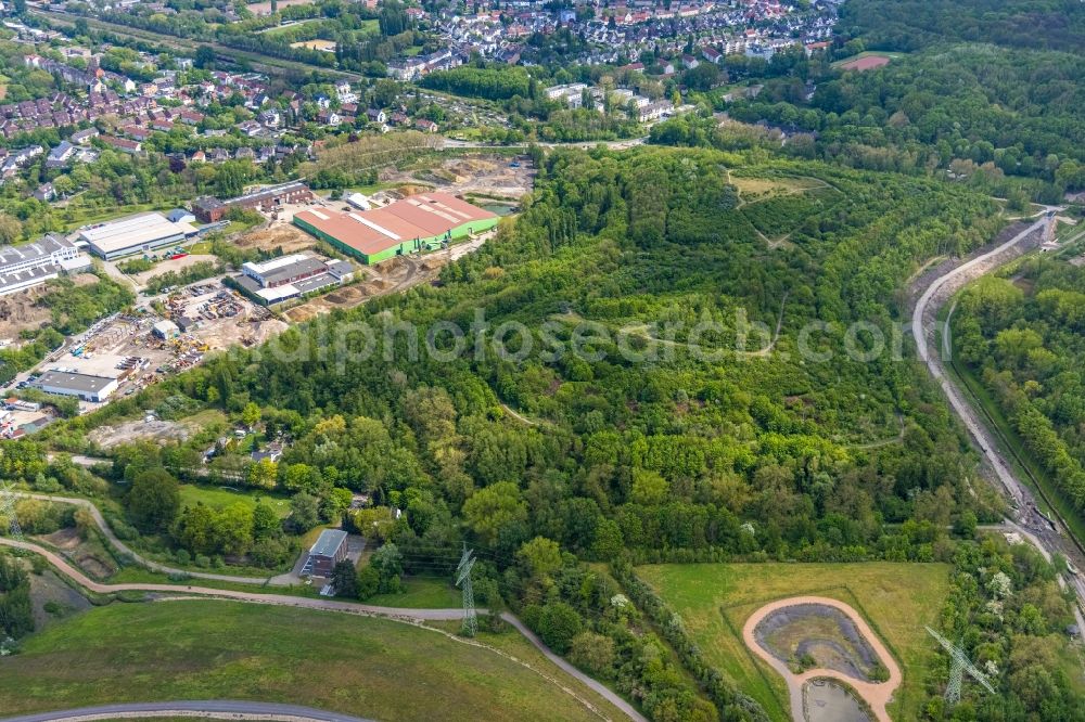 Gladbeck from the bird's eye view: Layers of a mining waste dump Halde 22 on Heringstrasse - Boystrasse in Gladbeck at Ruhrgebiet in the state North Rhine-Westphalia, Germany