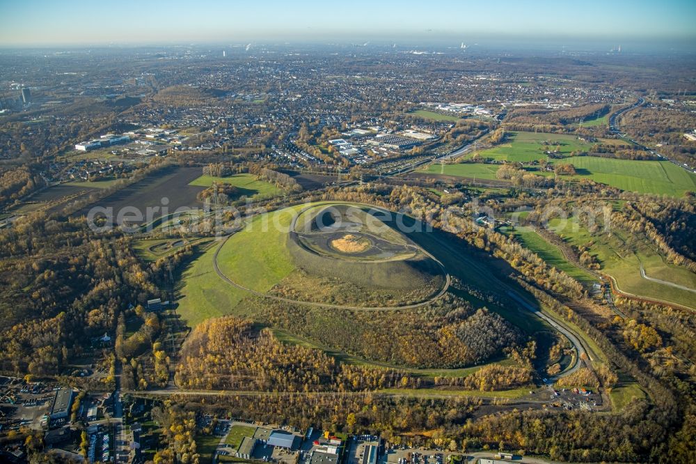 Gladbeck from the bird's eye view: Layers of a mining waste dump of Mottbruchhalde in Gladbeck at Ruhrgebiet in the state North Rhine-Westphalia, Germany