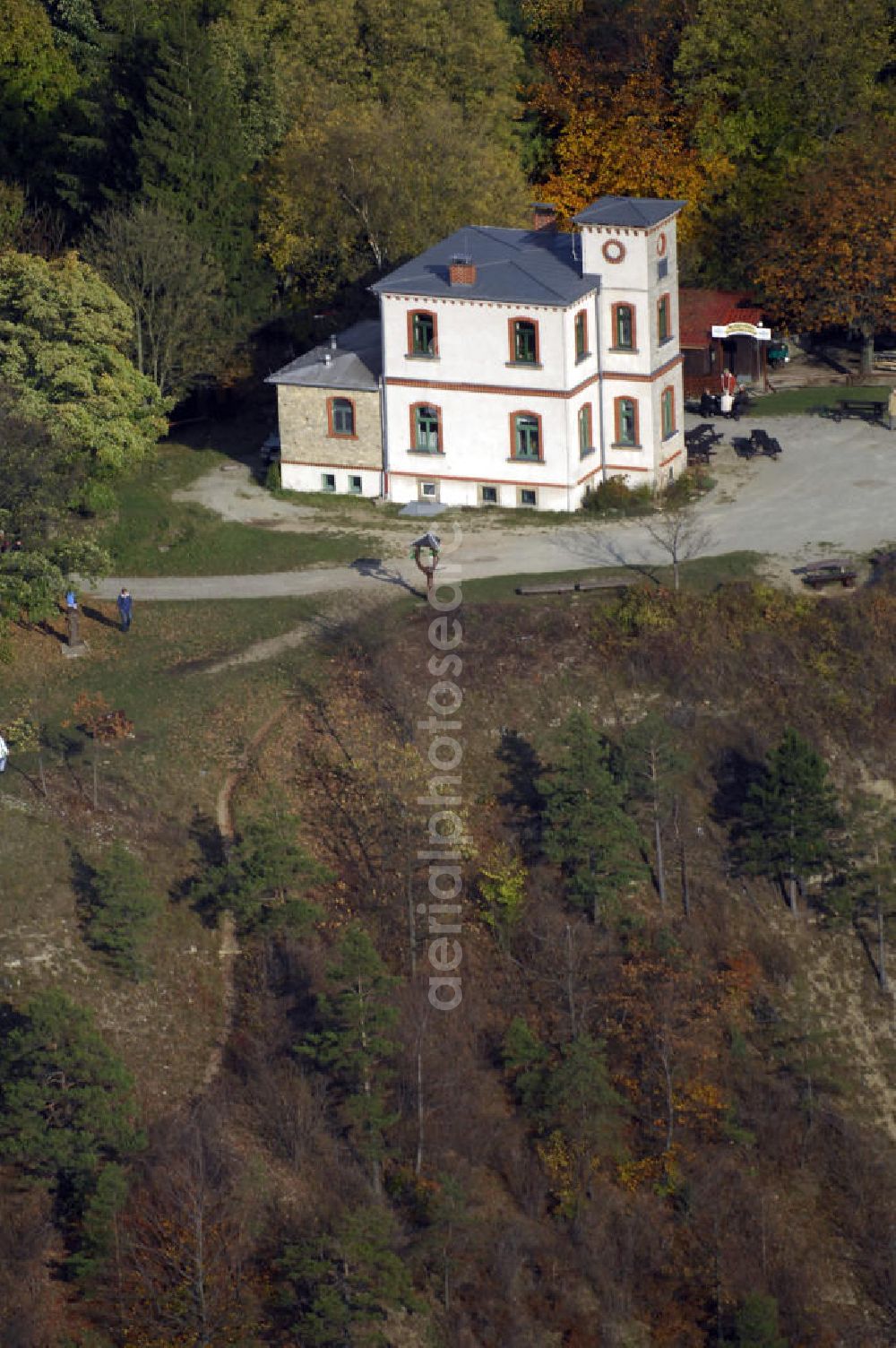 Hastrungsfeld - Burla from the bird's eye view: Blick auf das Berggasthaus Grosser Hörselberg in Hastrungsfeld/ Burla. Kontakt: Berggasthaus Grosser Hörselberg, Hauptstrasse 2, 99848 Hastrungsfeld/ Burla, Tel. +49(0)3622 907320,