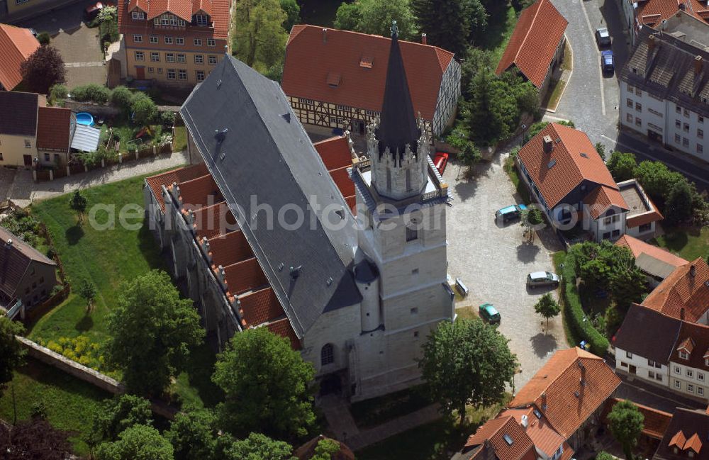 Bad Langensalza from the bird's eye view: Blick auf die Bergkirche St. Stephani in Bad Langensalza. St. Stephani wurde erstmals 1196 als Kapelle erwähnt. Im Jahr 1394 begann der Umbau zu einem gotischen Gotteshaus. Somit ist sie die älteste Kirche in Bad Langensalza. Kontakt: Ev. Pfarramt St. Stephani, 99947 Bad Langensalza, Tel. +49(0)3603 813304; Kontakt Touristinfo: Touristeninformation, Bei der Marktkirche 11, 99947 Bad Langensalza, Tel. +49(0)3603 83442 4, Fax +49(0)3603 83442 1, Email: gaesteinfo@thueringen-kur.de