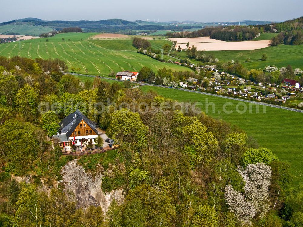 Bertsdorf-Hörnitz from the bird's eye view: Restaurant / Pension / Gasthof Bergrestaurant Koitsche in Bertsdorf-Hörnitz in der Oberlausitz / Sachsen. Boardinghouse / Restaurant / Inn Koitsche in Bertsdorf-Hörnitz in the Upper Lusatia / Saxony.