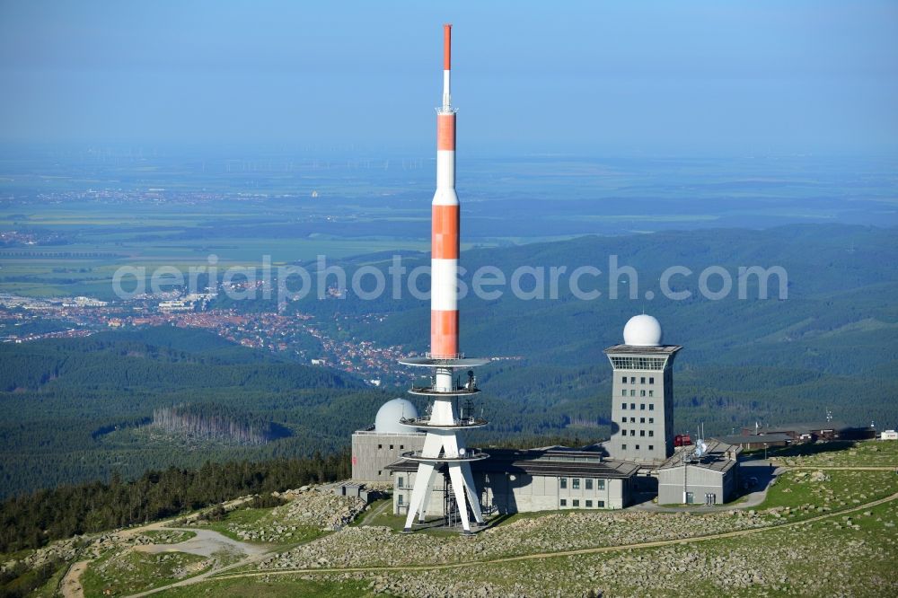 Aerial photograph Brocken - View of the mountain peak of the Brocken in the Harz - Mountains in the state of Saxony-Anhalt. The rock band the Brocken is designated as a national park and nature reserve. The radio and transmitter towers of Deutsche Telekom are visible from afar .