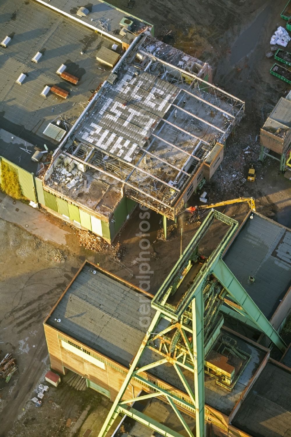 Aerial photograph Dinslaken - Mine Lohberg with the building from the shaft 2 and the winding tower at Dinslaken in the Ruhr area in North Rhine-Westphalia