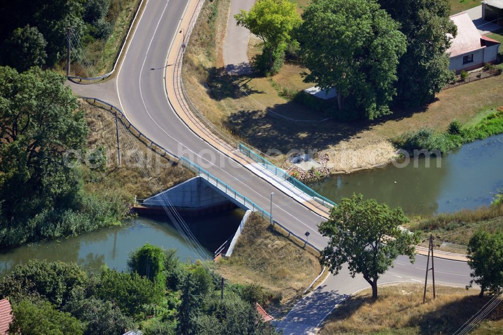 Aerial photograph Bergzow - The Bergzow bridge over the Old Bergzow Canal in the state Saxony-Anhalt