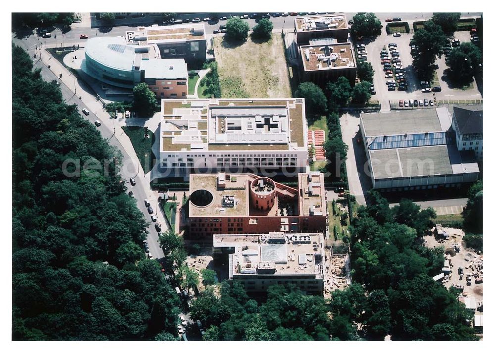 Aerial photograph Berlin - Tiergarten - Österreichische Botschaft, Landesvertretung Baden-Würtemberg, Indische Botschaft, Neuerbaute Botschaft der Republik Südafrika an der Tiergartenstraße 17A, 18 in Berlin Tiergarten. Ein Projekt der Firma FÜSSLER GmbH & Co (Weinbrennerstraße 18 in 76135 Karlsruhe, Tel.: 0721-85004133) BERLIN 01.07.2003