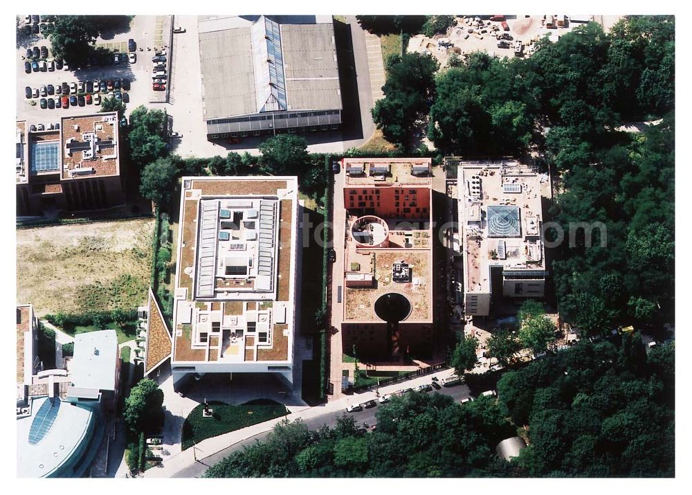 Aerial photograph Berlin - Tiergarten - Österreichische Botschaft, Landesvertretung Baden-Würtemberg, Indische Botschaft, Neuerbaute Botschaft der Republik Südafrika an der Tiergartenstraße 17A, 18 in Berlin Tiergarten. Ein Projekt der Firma FÜSSLER GmbH & Co (Weinbrennerstraße 18 in 76135 Karlsruhe, Tel.: 0721-85004133) BERLIN 01.07.2003