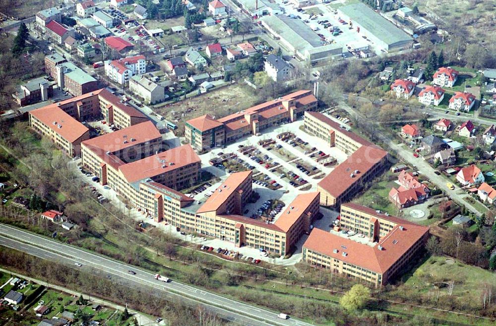 Aerial photograph Berlin-Pankow - Gewerbepark Pankow an der Autobahn im Bereich der Pankstr. 8 in 13127 Berlin. Ein Projekt der GSG Gewerbesiedlungs-Gesellschaft mbH