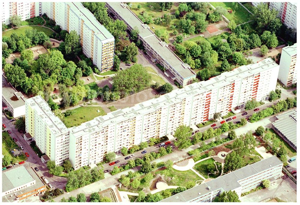 Berlin Lichtenberg from the bird's eye view: 31.05.2004 Berlin Lichtenberg, Blick auf die Gebäude der Rudolf-Seifert-Straße 6-24, 10369 Berlin, der PRIMA Wohnbau Gesellschaft, PRIMA Wohnbauten Privatisierungs-Managemant GmbH Lichtenberg, Kurfürstendamm 32, 10719 Berlin, Tel.: 212497-0, Fax.: 2110170,