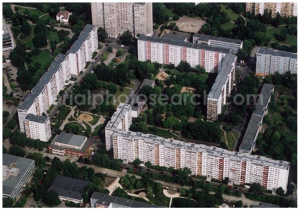 Berlin Lichtenberg from above - 31.05.2004 Berlin Lichtenberg, Blick auf die Gebäude der Rudolf-Seifert-Straße 6-24, 10369 Berlin, der PRIMA Wohnbau Gesellschaft, PRIMA Wohnbauten Privatisierungs-Managemant GmbH Lichtenberg, Kurfürstendamm 32, 10719 Berlin, Tel.: 212497-0, Fax.: 2110170,