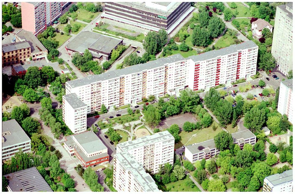 Berlin Lichtenberg from the bird's eye view: 31.05.2004 Berlin Lichtenberg, Blick auf die Gebäude der Rudolf-Seifert-Straße 6-24, 10369 Berlin, der PRIMA Wohnbau Gesellschaft, PRIMA Wohnbauten Privatisierungs-Managemant GmbH Lichtenberg, Kurfürstendamm 32, 10719 Berlin, Tel.: 212497-0, Fax.: 2110170,