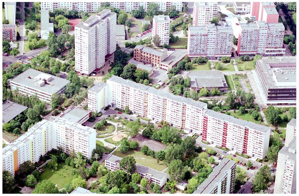 Aerial image Berlin Lichtenberg - 31.05.2004 Berlin Lichtenberg, Blick auf die Gebäude der Rudolf-Seifert-Straße 6-24, 10369 Berlin, der PRIMA Wohnbau Gesellschaft, PRIMA Wohnbauten Privatisierungs-Managemant GmbH Lichtenberg, Kurfürstendamm 32, 10719 Berlin, Tel.: 212497-0, Fax.: 2110170,