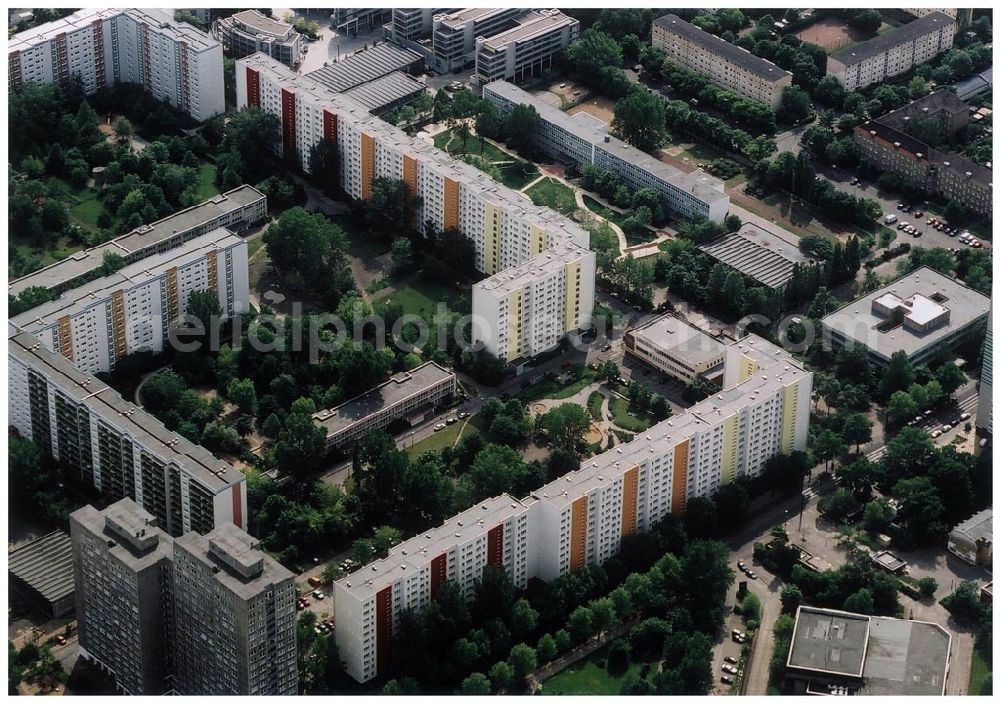 Berlin Lichtenberg from above - 31.05.2004 Berlin Lichtenberg, Blick auf die Gebäude der Rudolf-Seifert-Straße 6-24, 10369 Berlin, der PRIMA Wohnbau Gesellschaft, PRIMA Wohnbauten Privatisierungs-Managemant GmbH Lichtenberg, Kurfürstendamm 32, 10719 Berlin, Tel.: 212497-0, Fax.: 2110170,