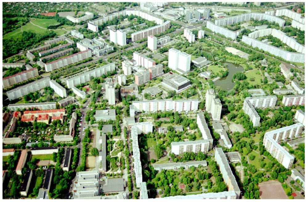 Aerial image Berlin Lichtenberg - 31.05.2004 Berlin Lichtenberg, Blick auf die Gebäude der Rudolf-Seifert-Straße 6-24, 10369 Berlin, der PRIMA Wohnbau Gesellschaft, PRIMA Wohnbauten Privatisierungs-Managemant GmbH Lichtenberg, Kurfürstendamm 32, 10719 Berlin, Tel.: 212497-0, Fax.: 2110170,