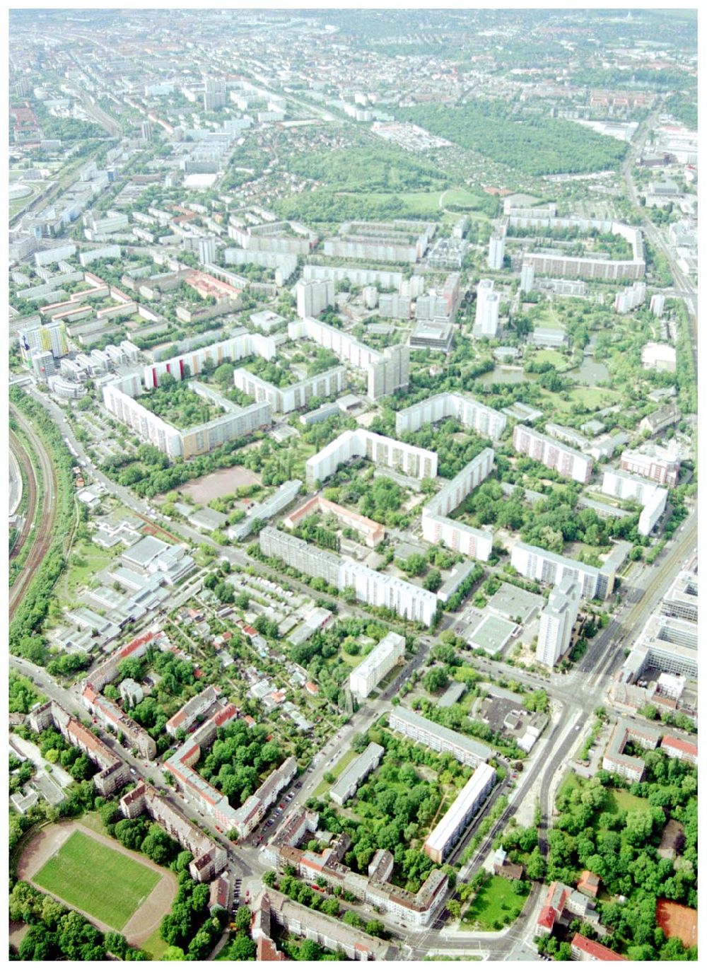 Aerial image Berlin Lichtenberg - 31.05.2004 Berlin Lichtenberg, Blick auf die Gebäude der Rudolf-Seifert-Straße 6-24, 10369 Berlin, der PRIMA Wohnbau Gesellschaft, PRIMA Wohnbauten Privatisierungs-Managemant GmbH Lichtenberg, Kurfürstendamm 32, 10719 Berlin, Tel.: 212497-0, Fax.: 2110170,