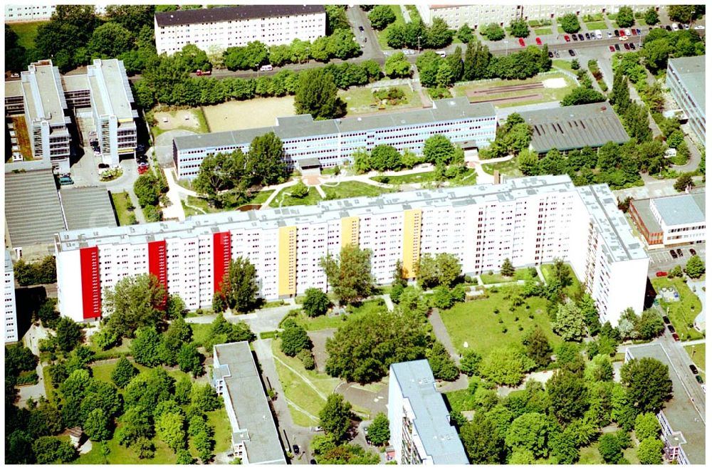 Berlin Lichtenberg from the bird's eye view: 31.05.2004 Berlin Lichtenberg, Blick auf die Gebäude der Rudolf-Seifert-Straße 6-24, 10369 Berlin, der PRIMA Wohnbau Gesellschaft, PRIMA Wohnbauten Privatisierungs-Managemant GmbH Lichtenberg, Kurfürstendamm 32, 10719 Berlin, Tel.: 212497-0, Fax.: 2110170,