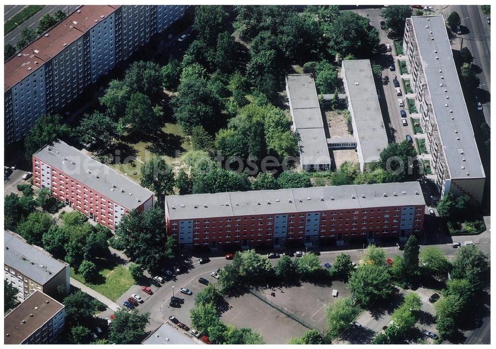 Aerial photograph Berlin Lichtenberg - 31.05.2004 Berlin Lichtenberg, Blick auf die Gebäude der Herbert-Tschäpe-Straße 6-28, 10369 Berlin, der PRIMA Wohnbau Gesellschaft, PRIMA Wohnbauten Privatisierungs-Managemant GmbH Lichtenberg, Kurfürstendamm 32, 10719 Berlin, Tel.: 212497-0, Fax.: 2110170,