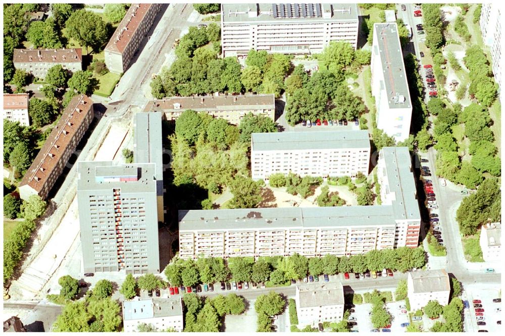 Aerial image Berlin Lichtenberg - 31.05.2004 Berlin Lichtenberg, Blick auf die Gebäude der Robert-Uhrig-Straße 8-18, Paul-Gesche-Straße 13-15, Ribbecker Straße 1,1a.3,5, 10315 Berlin, der PRIMA Wohnbau Gesellschaft, PRIMA Wohnbauten Privatisierungs-Managemant GmbH Lichtenberg, Kurfürstendamm 32, 10719 Berlin, Tel.: 212497-0, Fax.: 2110170,