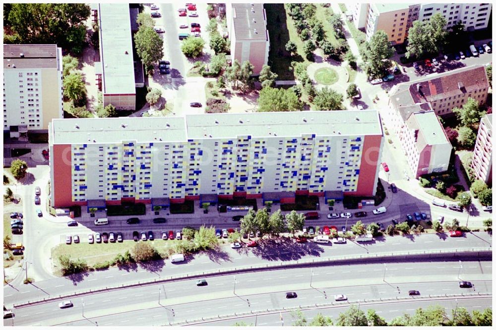 Aerial photograph Berlin - Lichtenberg - 31.05.2004 Berlin Lichtenberg, Blick auf die Gebäude Alt-Friedrichsfelde 44-48, 10315 Berlin, der PRIMA Wohnbau Gesellschaft, PRIMA Wohnbauten Privatisierungs-Managemant GmbH Lichtenberg, Kurfürstendamm 32, 10719 Berlin, Tel.: 212497-0, Fax.: 2110170,