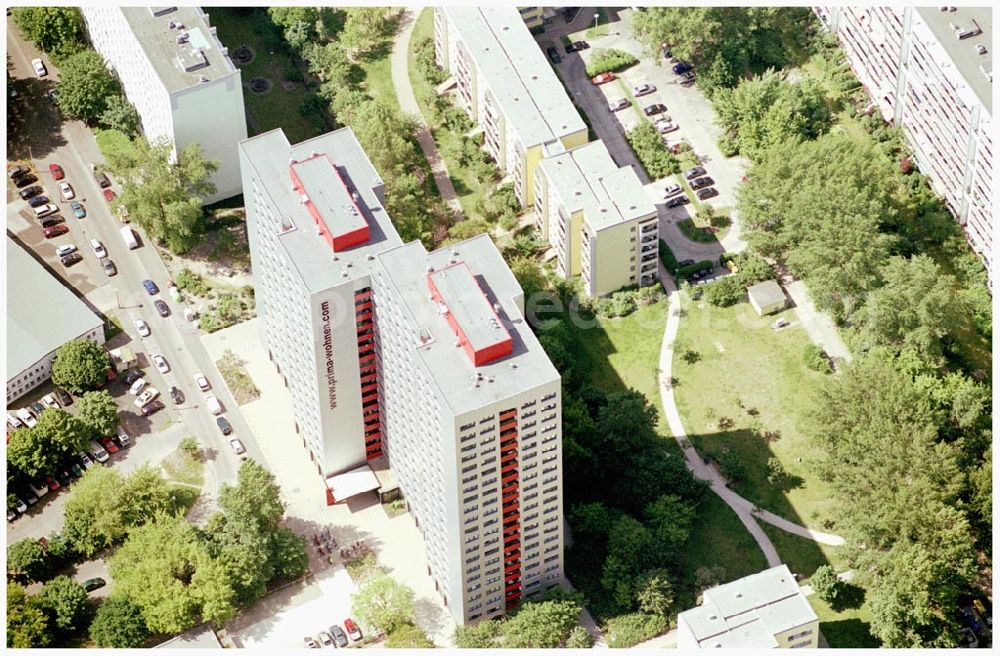 Aerial photograph Berlin Lichtenberg - 31.05.2004 Berlin Lichtenberg, Blick auf die Gebäude der Coppistraße 10/12, 10365 Berlin, der PRIMA Wohnbau Gesellschaft, PRIMA Wohnbauten Privatisierungs-Managemant GmbH Lichtenberg, Kurfürstendamm 32, 10719 Berlin, Tel.: 212497-0, Fax.: 2110170,