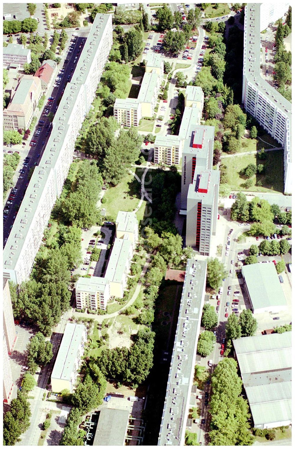 Berlin Lichtenberg from the bird's eye view: 31.05.2004 Berlin Lichtenberg, Blick auf die Gebäude der Schulze-Boysen-Strasse, 10365 Berlin, der PRIMA Wohnbau Gesellschaft, PRIMA Wohnbauten Privatisierungs-Managemant GmbH Lichtenberg, Kurfürstendamm 32, 10719 Berlin, Tel.: 212497-0, Fax.: 2110170,