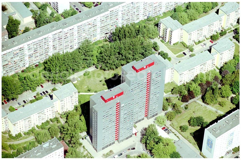 Aerial photograph Berlin Lichtenberg - 31.05.2004 Berlin Lichtenberg, Blick auf die Gebäude der Coppistraße 10/12, 10365 Berlin, der PRIMA Wohnbau Gesellschaft, PRIMA Wohnbauten Privatisierungs-Managemant GmbH Lichtenberg, Kurfürstendamm 32, 10719 Berlin, Tel.: 212497-0, Fax.: 2110170,